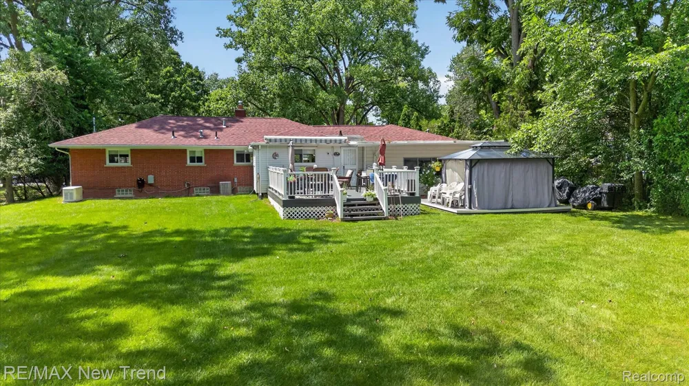 24414 Lois Lane Southfield City, MI 48075