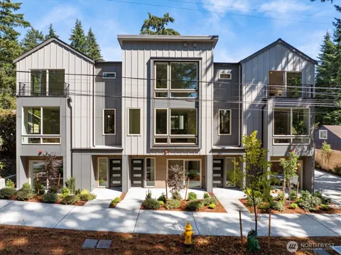 18032 - C Sunnyside Avenue