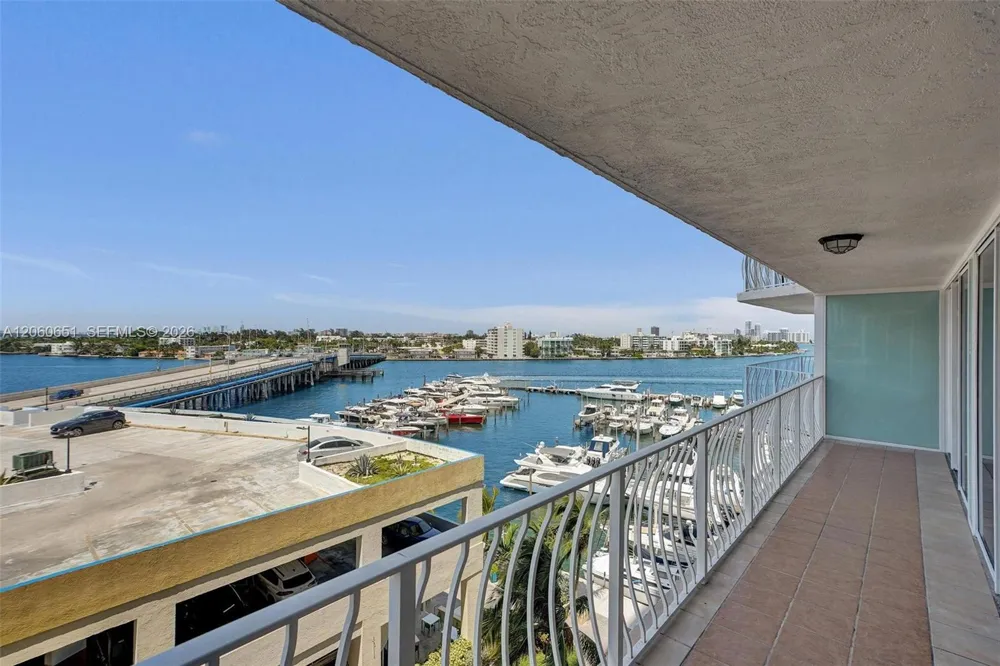 7601 E Treasure Dr #717 North Bay Village, FL 33141