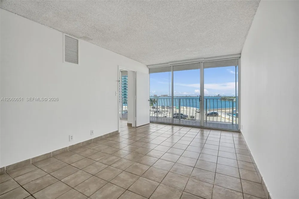 7601 E Treasure Dr #717 North Bay Village, FL 33141