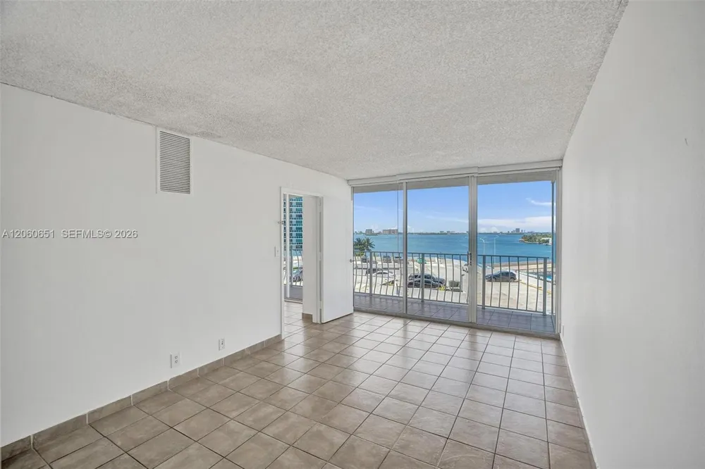 7601 E Treasure Dr #717 North Bay Village, FL 33141