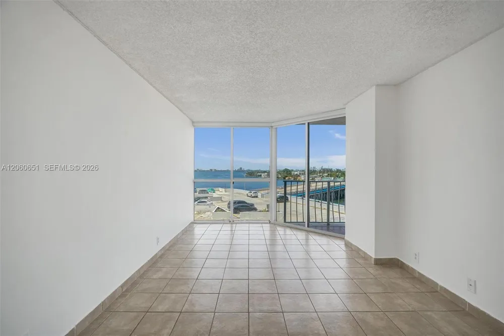 7601 E Treasure Dr #717 North Bay Village, FL 33141
