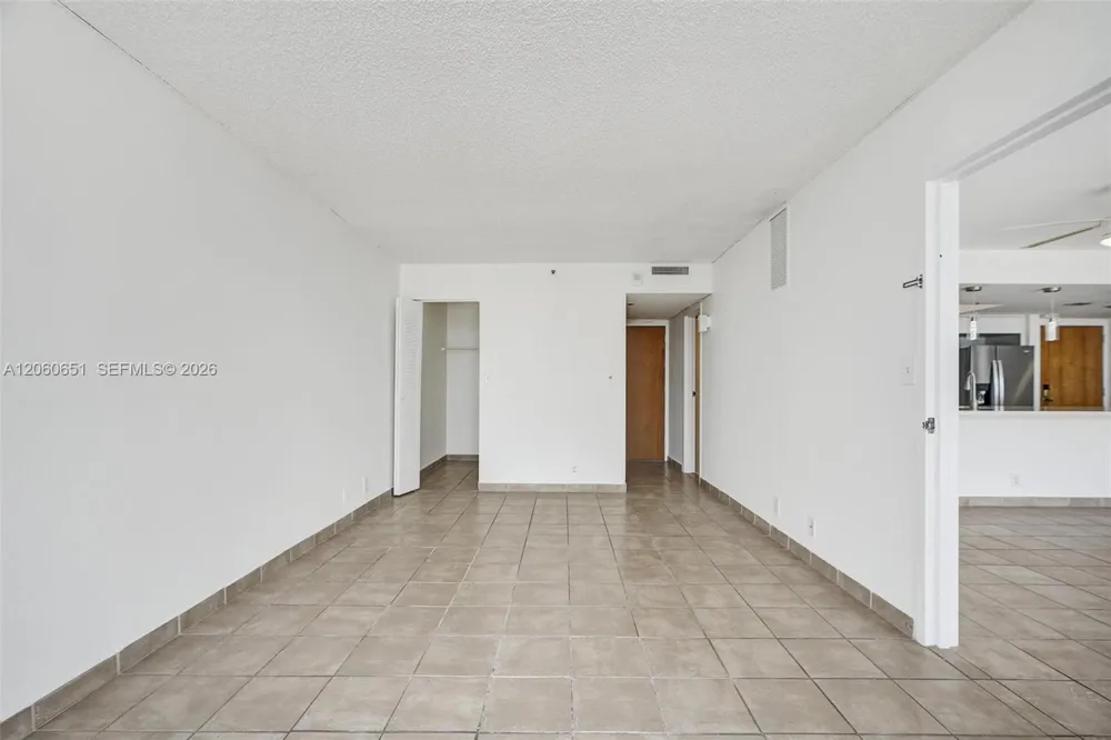 7601 E Treasure Dr #717 North Bay Village, FL 33141