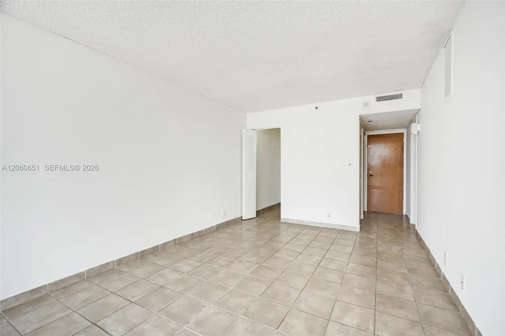 7601 E Treasure Dr #717 North Bay Village, FL 33141
