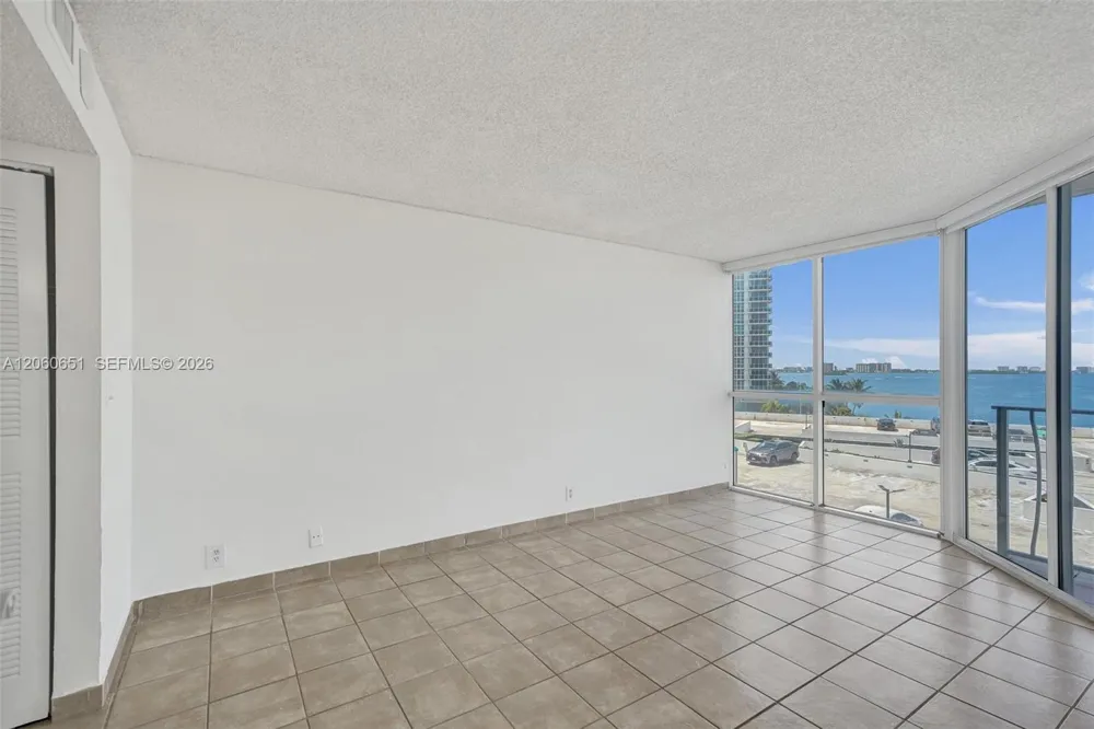 7601 E Treasure Dr #717 North Bay Village, FL 33141