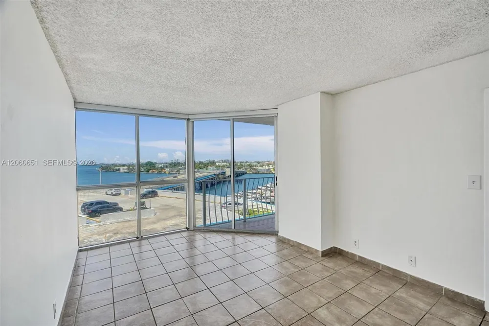 7601 E Treasure Dr #717 North Bay Village, FL 33141
