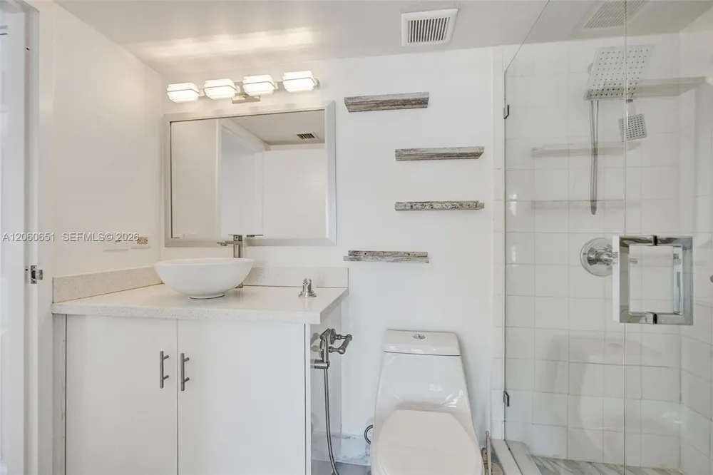 7601 E Treasure Dr #717 North Bay Village, FL 33141