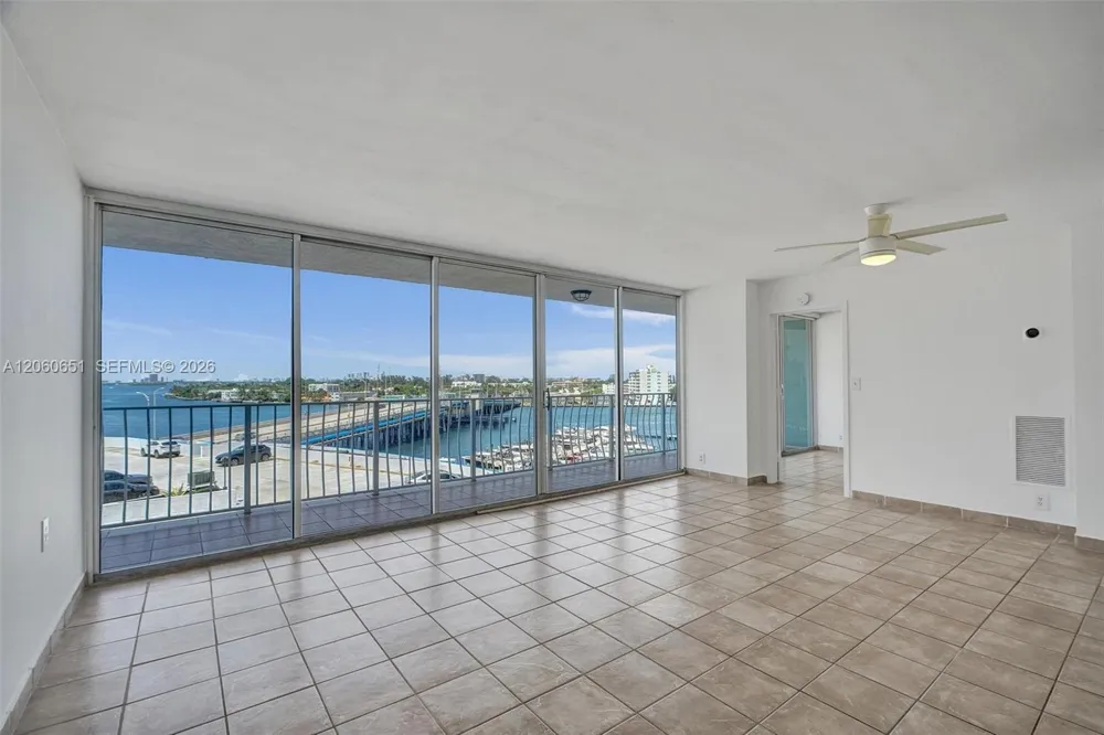 7601 E Treasure Dr #717 North Bay Village, FL 33141