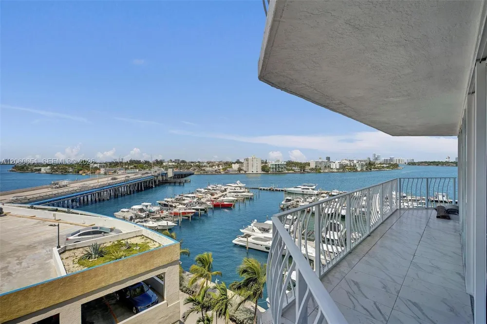 7601 E Treasure Dr #717 North Bay Village, FL 33141
