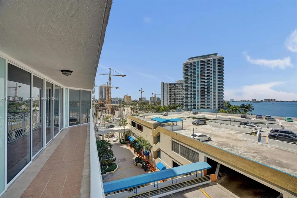 7601 E Treasure Dr #717 North Bay Village, FL 33141