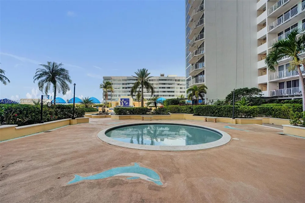 7601 E Treasure Dr #717 North Bay Village, FL 33141
