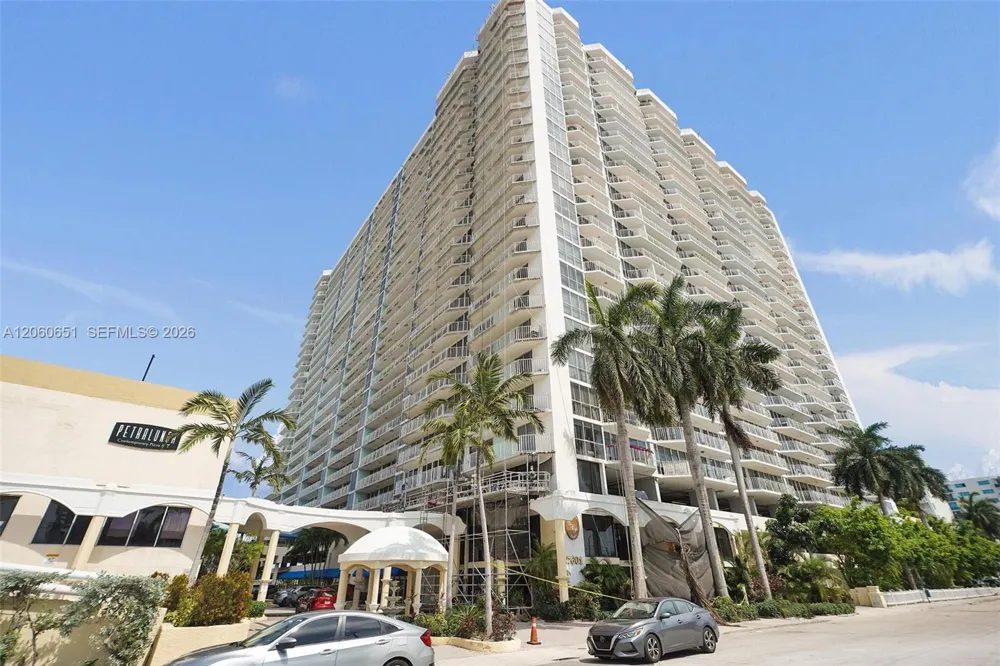 7601 E Treasure Dr #717 North Bay Village, FL 33141