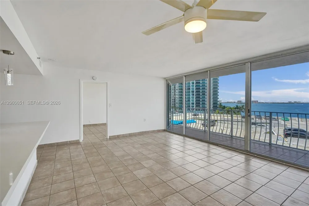 7601 E Treasure Dr #717 North Bay Village, FL 33141
