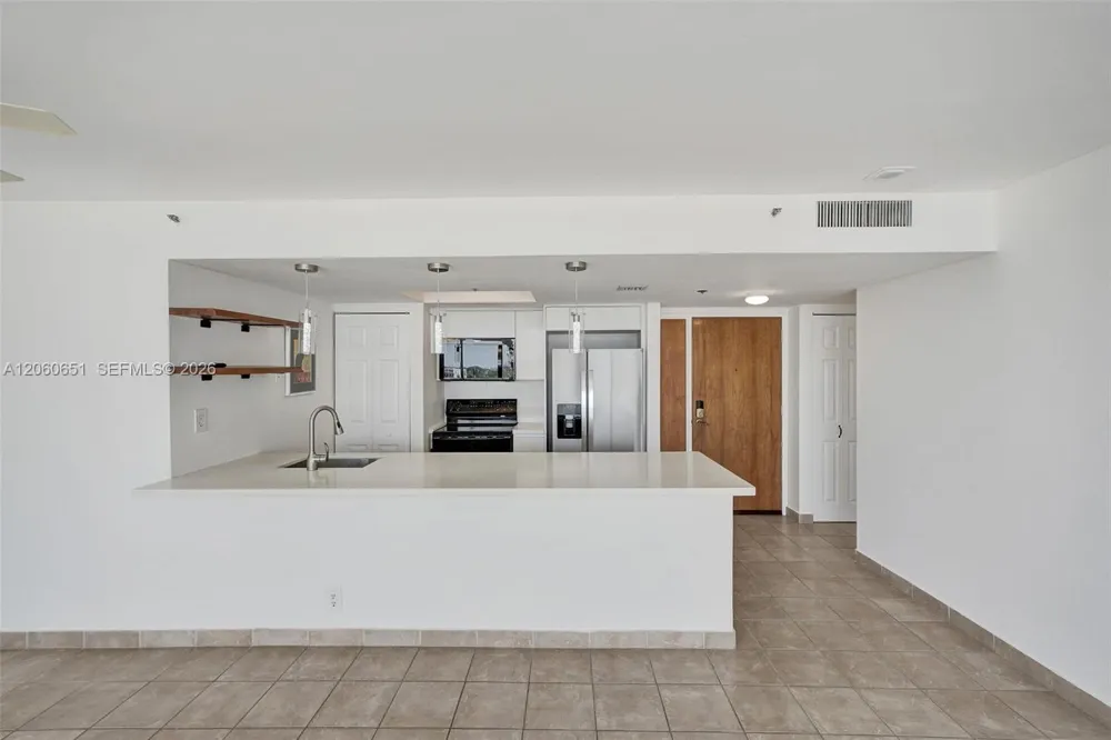 7601 E Treasure Dr #717 North Bay Village, FL 33141