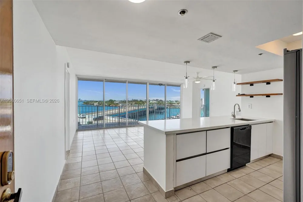 7601 E Treasure Dr #717 North Bay Village, FL 33141