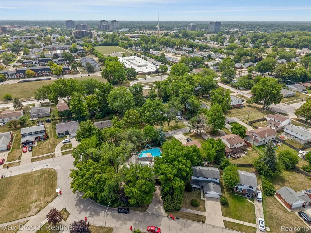 16281 Fairfax Street Southfield City, MI 48075