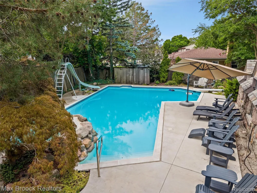 16281 Fairfax Street Southfield City, MI 48075