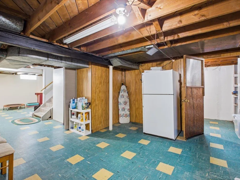 28641 Jahns Drive Roseville City, MI 48066