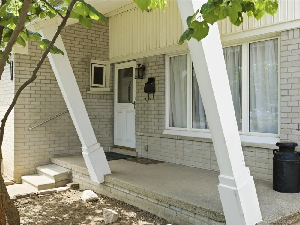 28641 Jahns Drive Roseville City, MI 48066