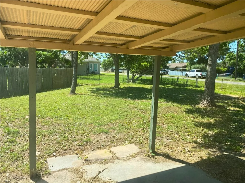 1233 Baywood Corpus Christi, TX 78418