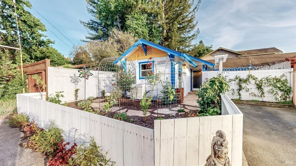 9011 Donald Street Graton, CA 95444
