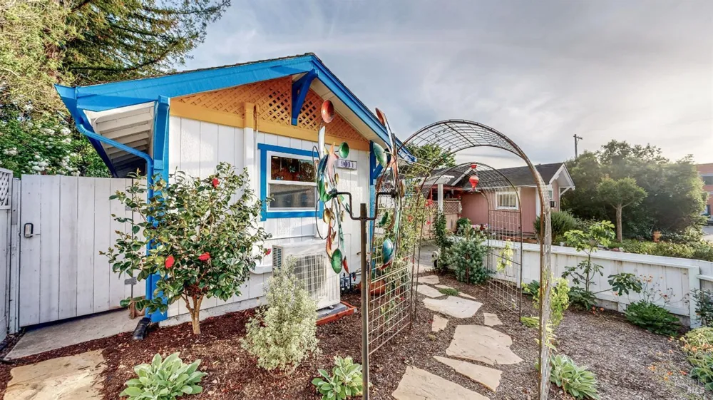 9011 Donald Street Graton, CA 95444