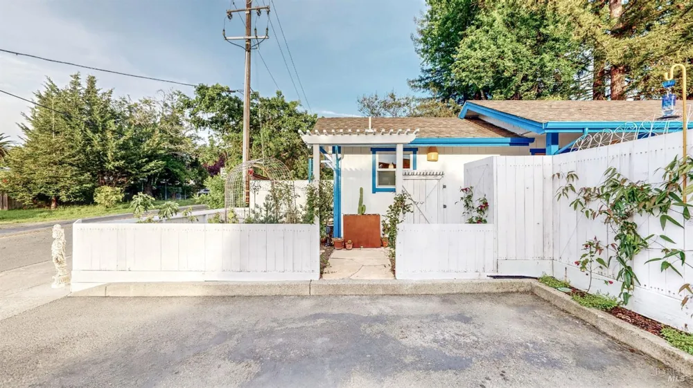 9011 Donald Street Graton, CA 95444