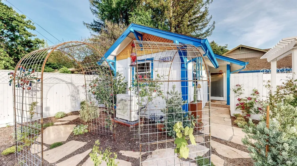 9011 Donald Street Graton, CA 95444