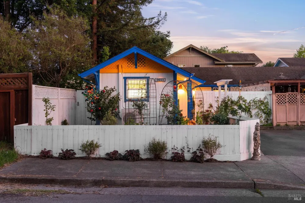 9011 Donald Street Graton, CA 95444