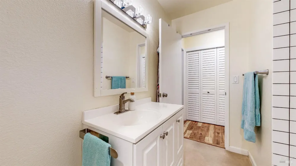 9011 Donald Street Graton, CA 95444