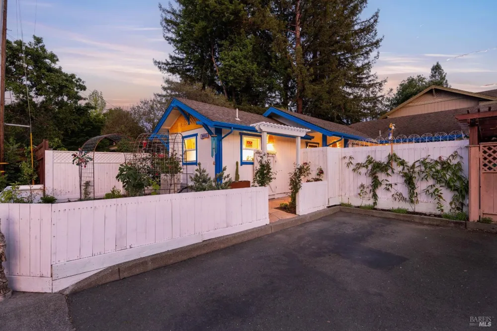 9011 Donald Street Graton, CA 95444