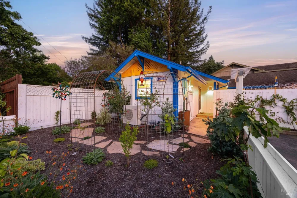 9011 Donald Street Graton, CA 95444