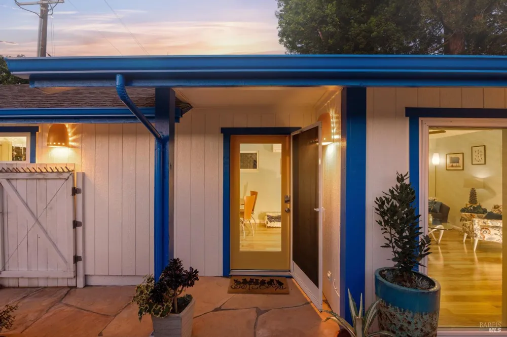 9011 Donald Street Graton, CA 95444