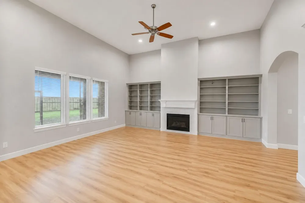 10015 Goliad Drive Mont Belvieu, TX 77523