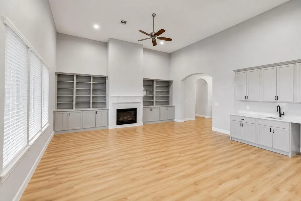 10015 Goliad Drive Mont Belvieu, TX 77523