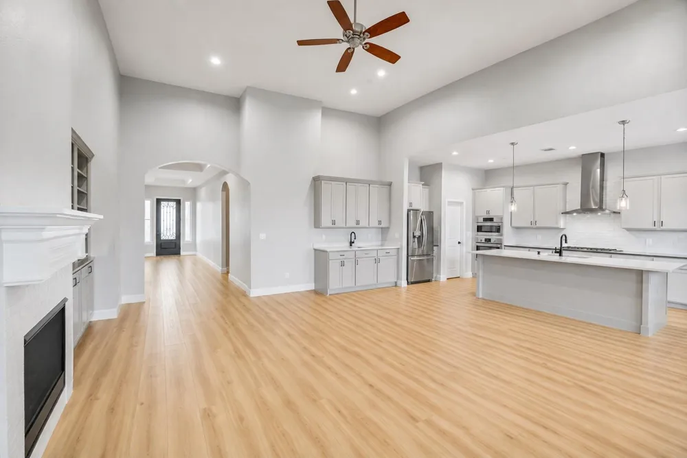 10015 Goliad Drive Mont Belvieu, TX 77523