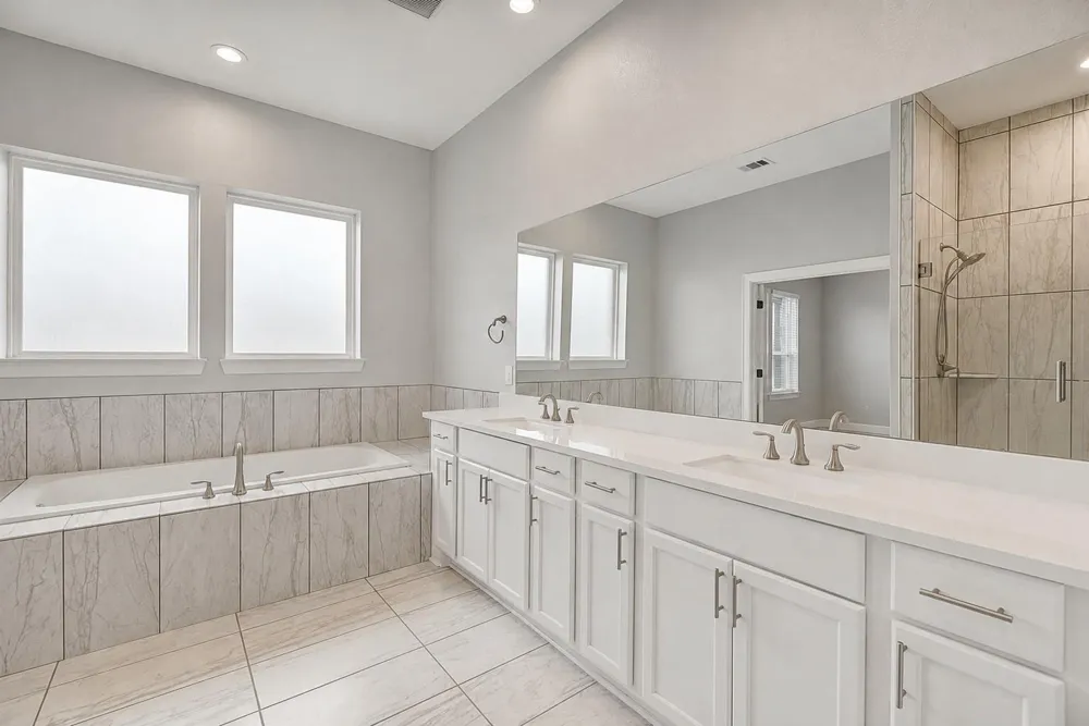 10015 Goliad Drive Mont Belvieu, TX 77523