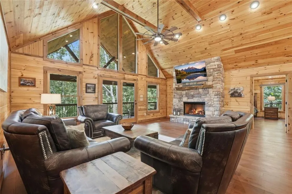 175 Stuart Drive Drive Mineral Bluff, GA 30559