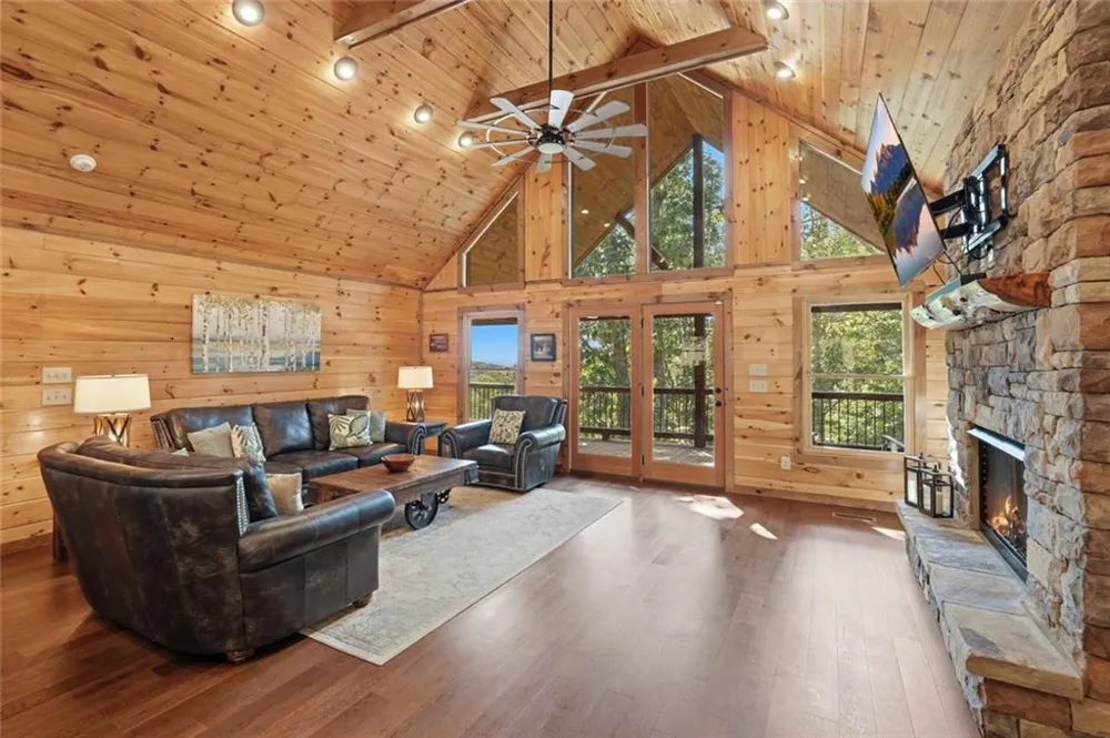 175 Stuart Drive Drive Mineral Bluff, GA 30559