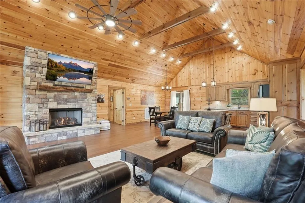 175 Stuart Drive Drive Mineral Bluff, GA 30559