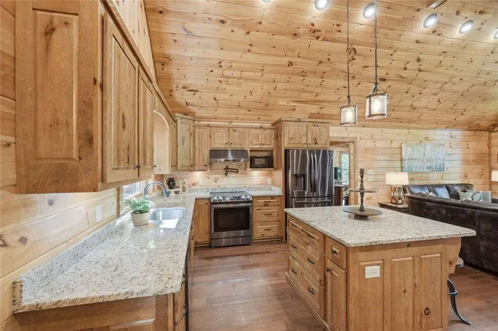 175 Stuart Drive Drive Mineral Bluff, GA 30559