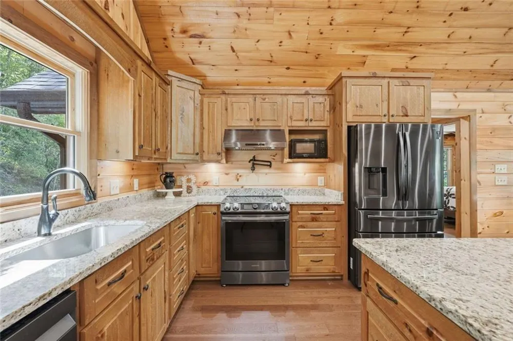 175 Stuart Drive Drive Mineral Bluff, GA 30559