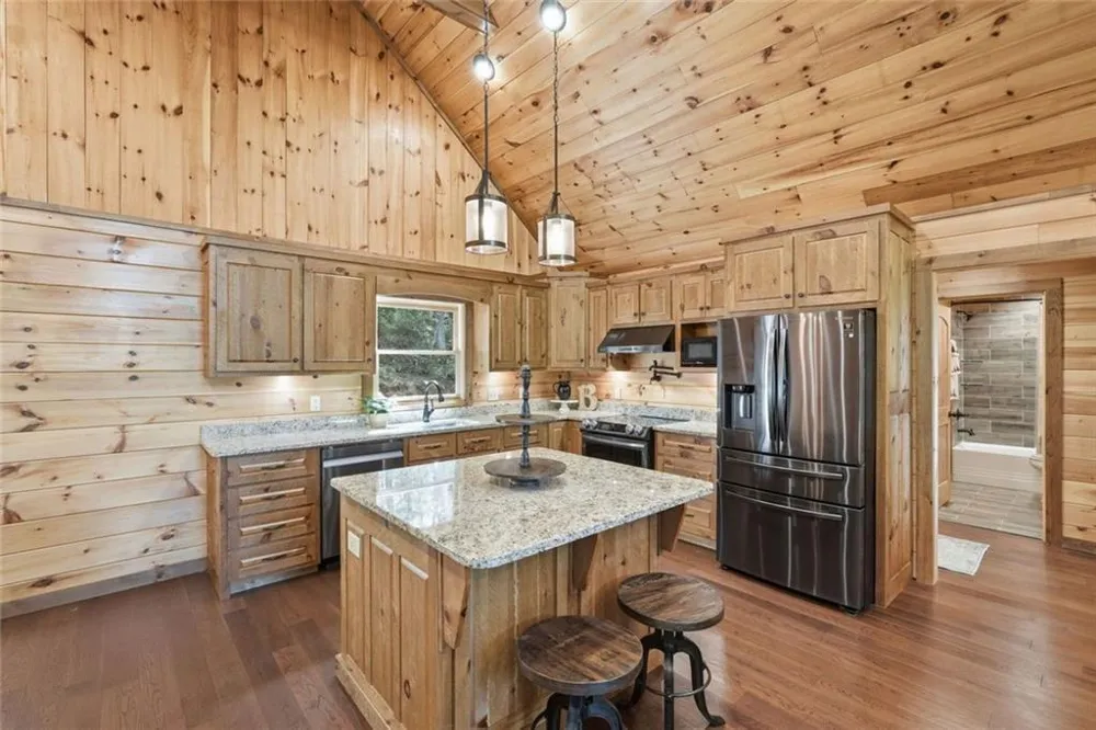 175 Stuart Drive Drive Mineral Bluff, GA 30559