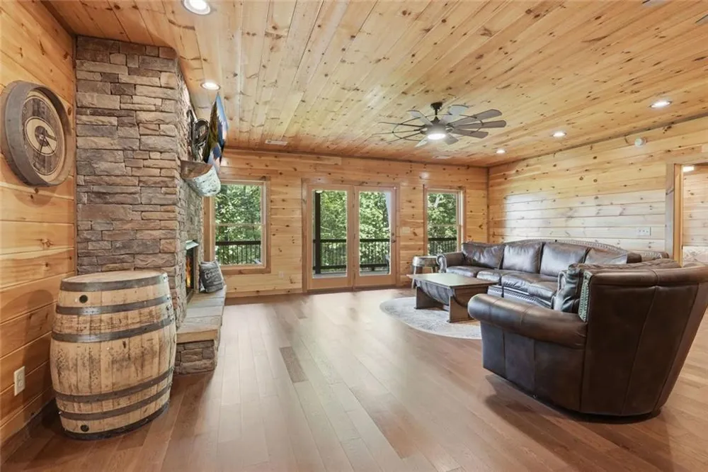 175 Stuart Drive Drive Mineral Bluff, GA 30559