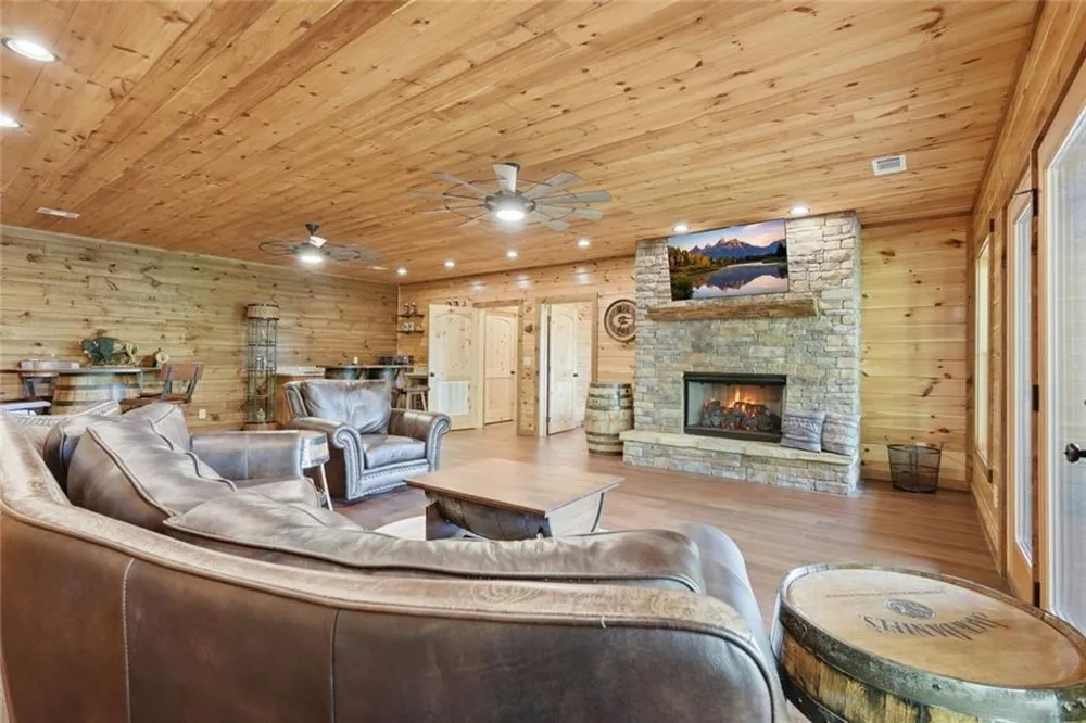 175 Stuart Drive Drive Mineral Bluff, GA 30559