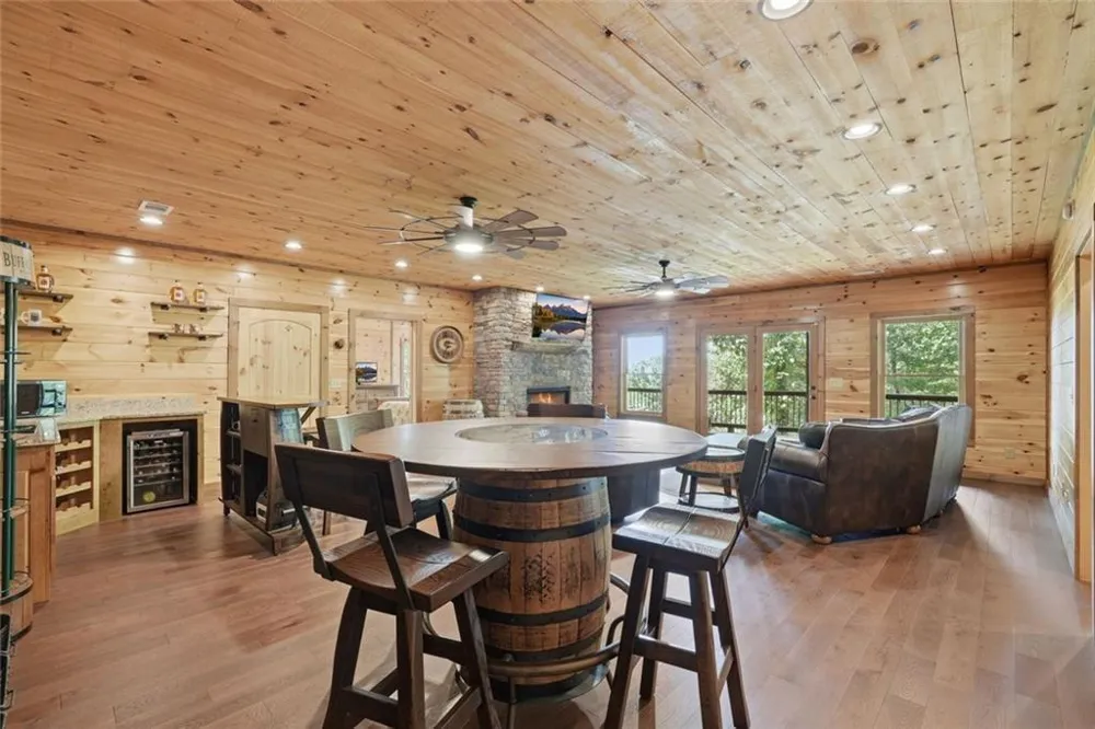 175 Stuart Drive Drive Mineral Bluff, GA 30559