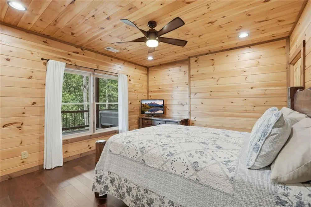 175 Stuart Drive Drive Mineral Bluff, GA 30559