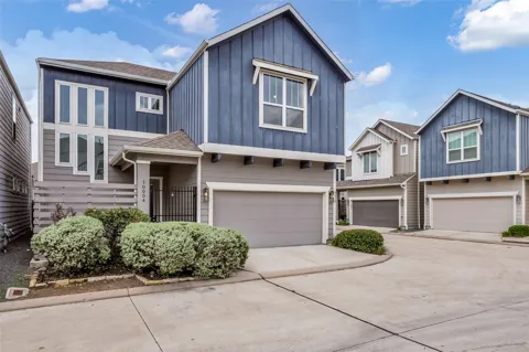 10004 Steeple Farms Drive