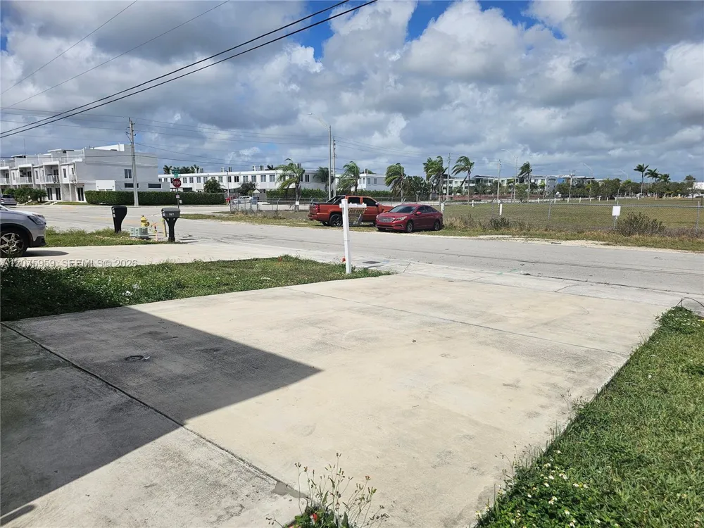 13660 SW 260th St Homestead, FL 33032