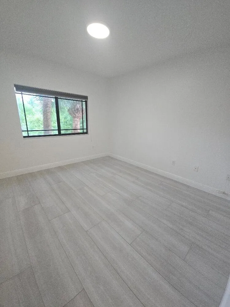 2807 VERONIA DRIVE #108 Palm Beach Gardens, FL 33410